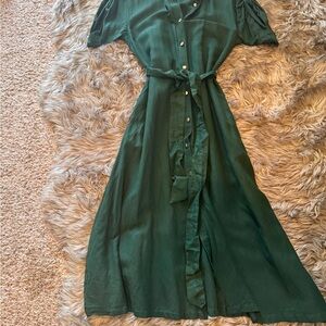 Elegant Green Linen Button-Up Midi Dress size medium